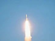 La Cina lancia in orbita nove satelliti dalle acque al largo di Shanghai