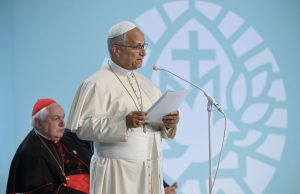 Papa “No all’illusione del riarmo, servono sforzi creativi per la pace”