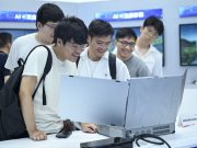 Cina, gli utenti dell’IA generativa superano quota 700 milioni