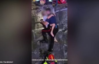 Salvati tre bambini tedeschi bloccati nel fiume Passirio a Merano, le immagini