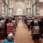 Duomo Messa Papa larga tagliata