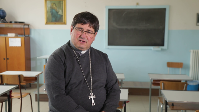 Vescovo ora religione 4 copia