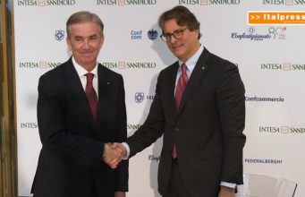 Intesa Sanpaolo, piano da 20 mld per favorire la crescita per le piccole imprese