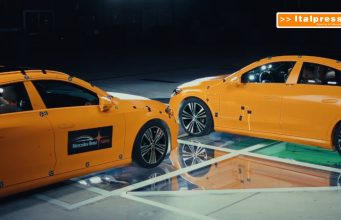 La Mercedes CLA sfida la sicurezza con un crash test laterale