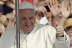 Il Papa al Meeting: esisitiamo perché siamo in relazione